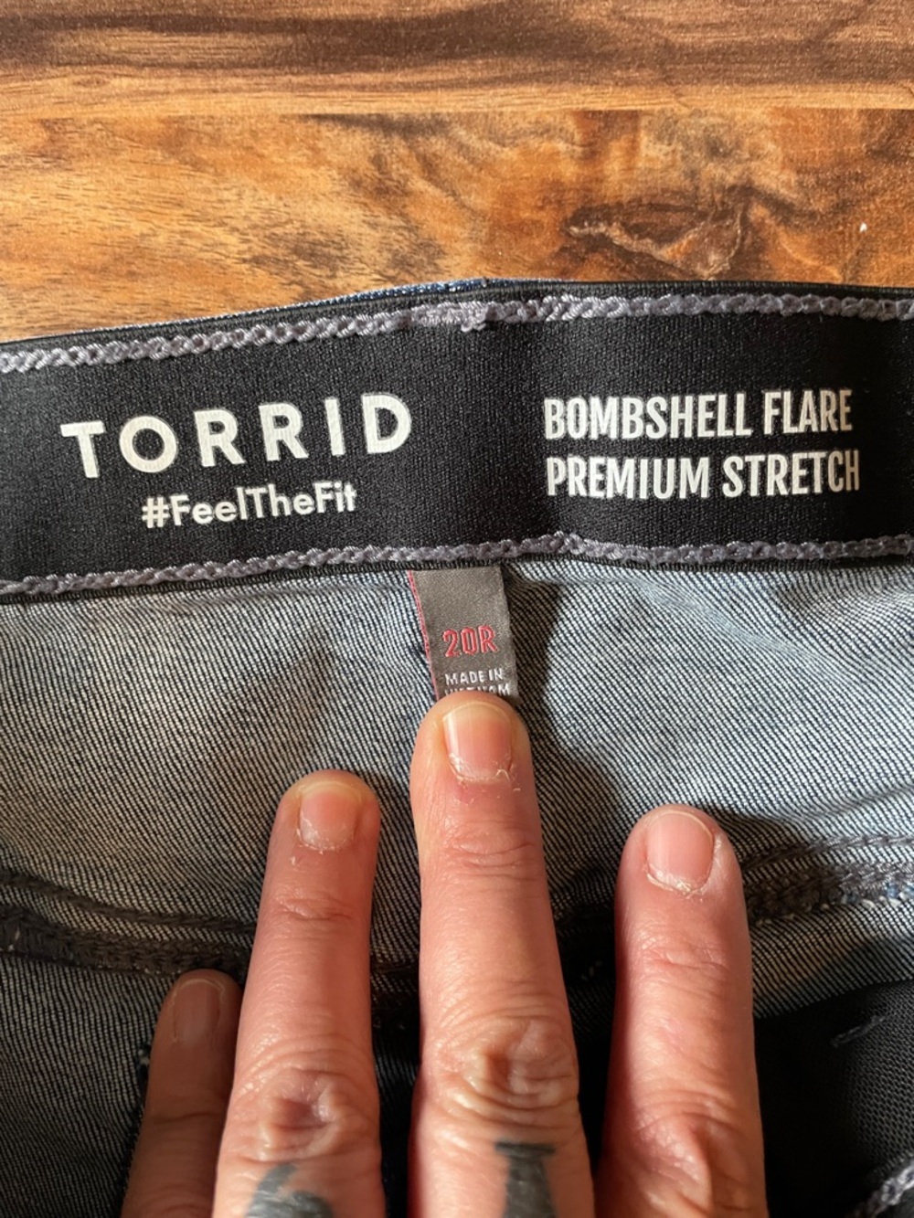 Torrid Bombshell Flare jeans size 20 regular 2 2x Button-Fly - Picture 5 of 8